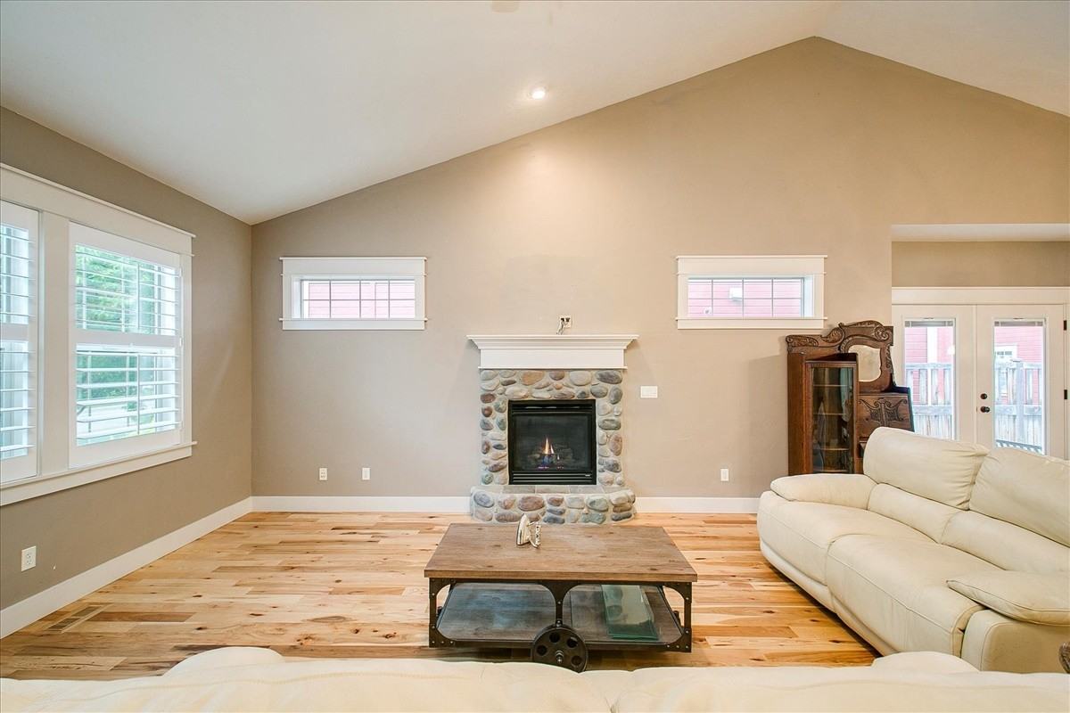 4667 W Hidden Springs Dr - Photo 3 of 37