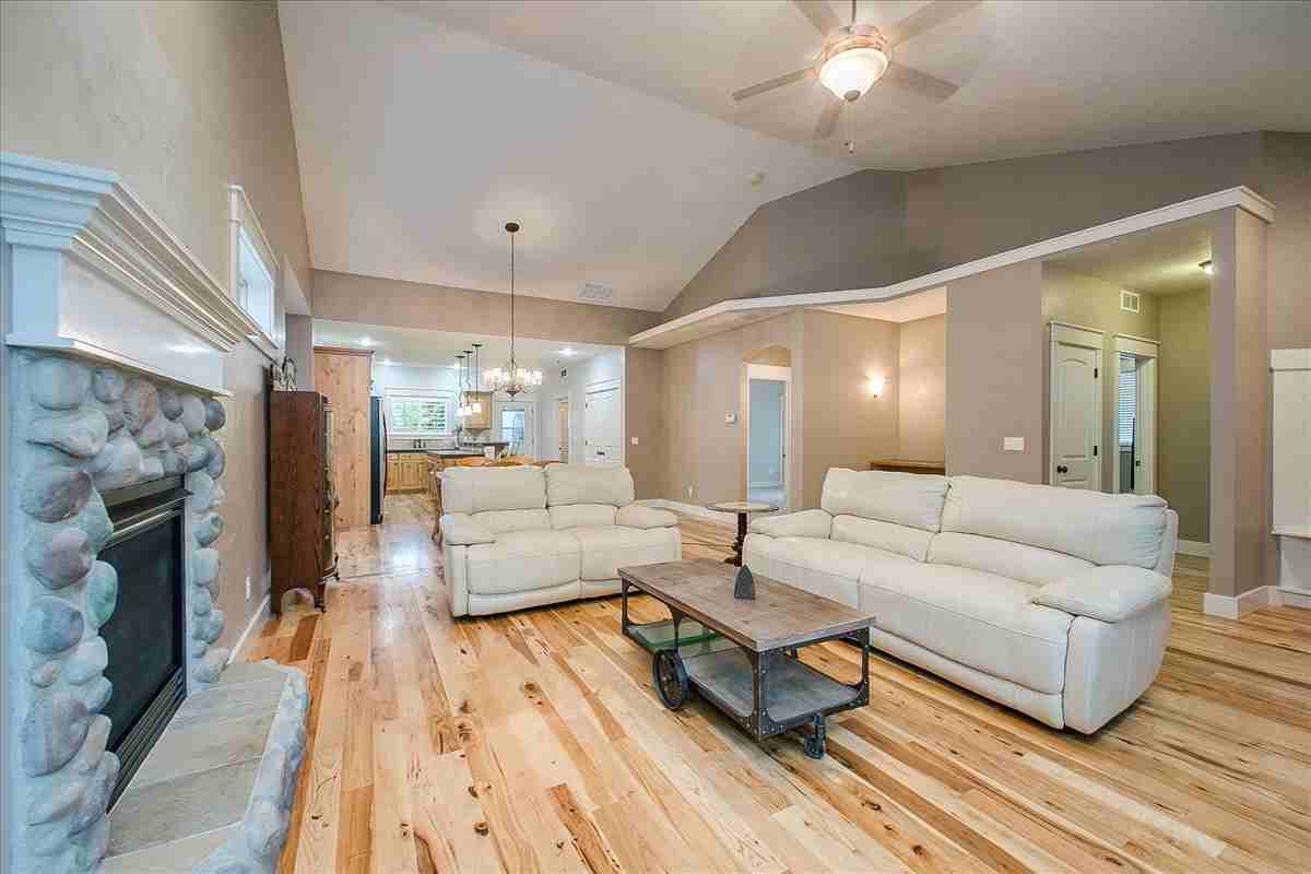 4667 W Hidden Springs Dr - Photo 4 of 37