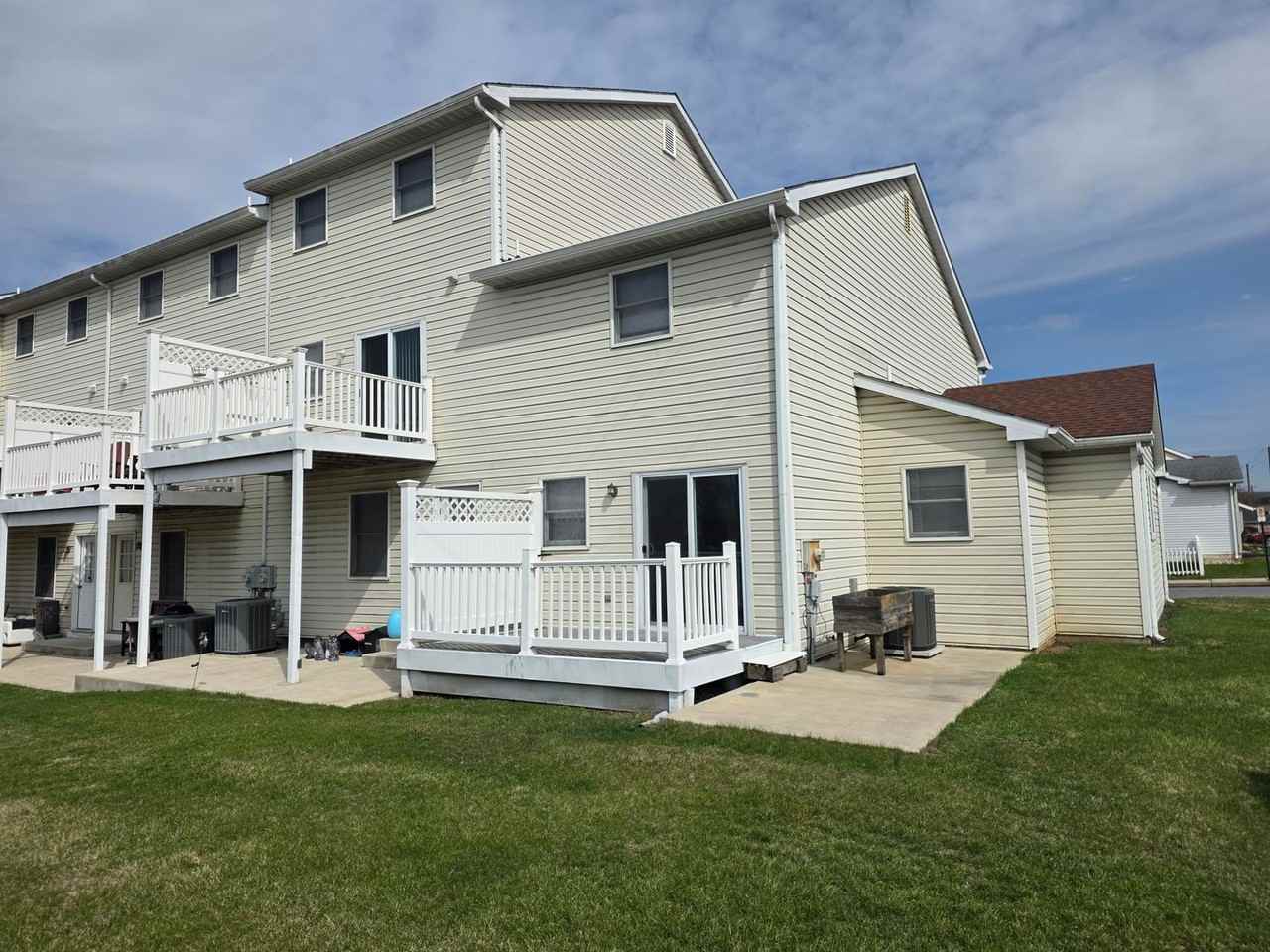 1122 Bernice Dr - Photo 3 of 30