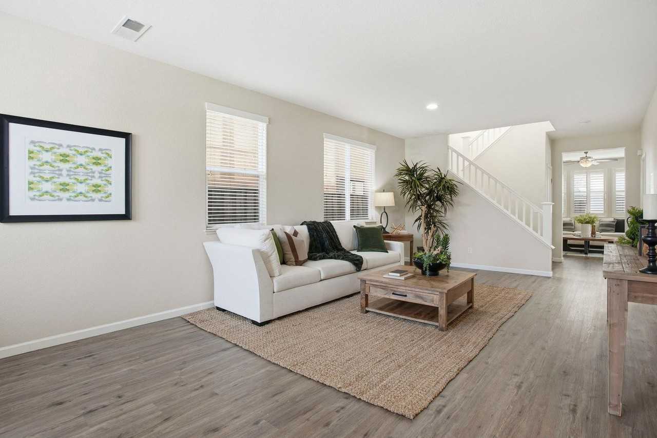 5421 Shennecock Way - Photo 4 of 40