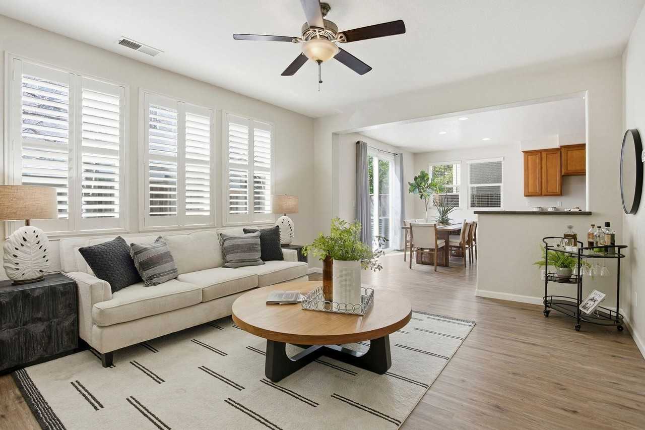 5421 Shennecock Way - Photo 5 of 40