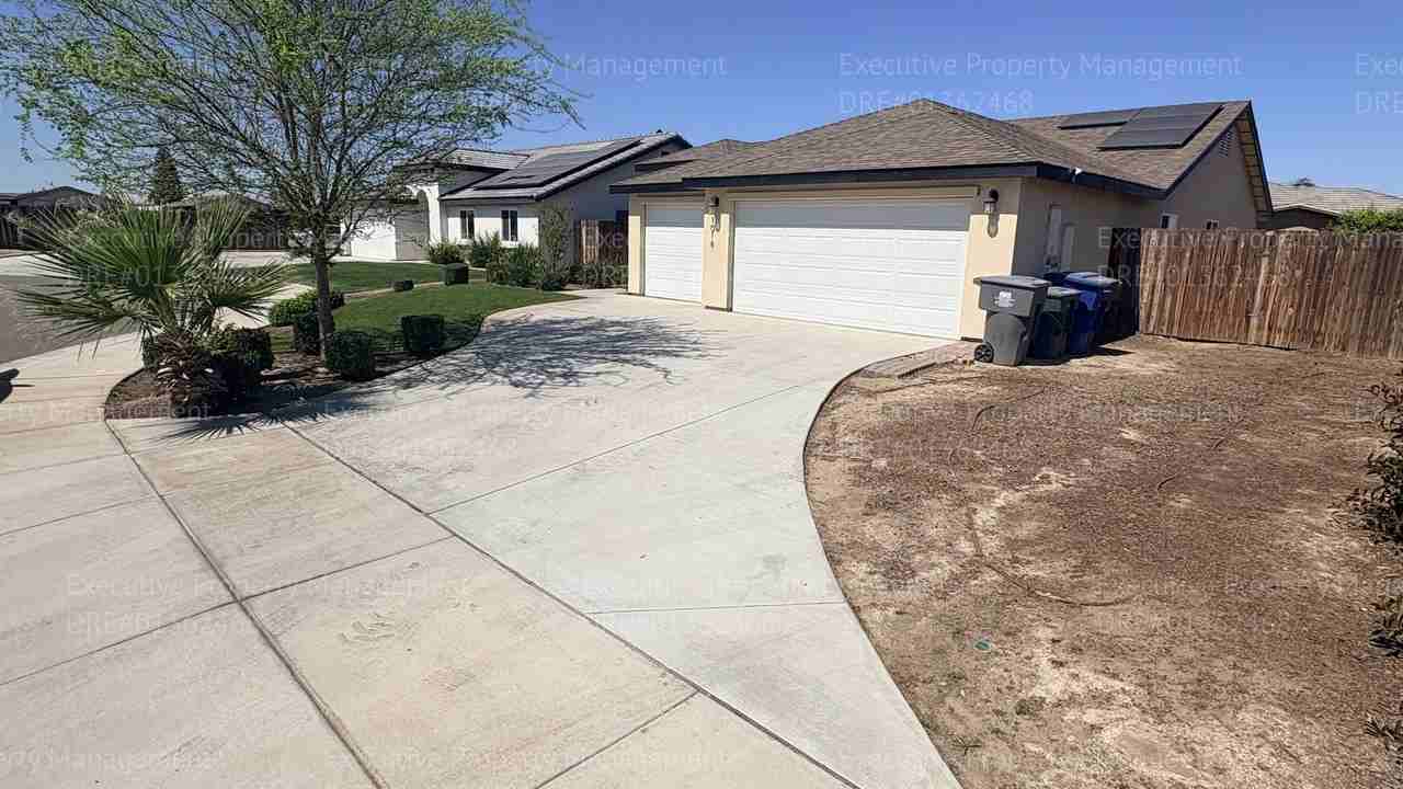 1018 James Valley Ct - Photo 3 of 50