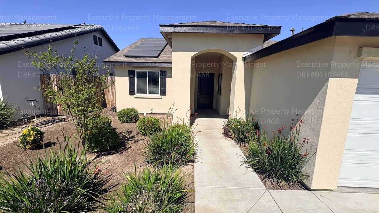 1018 James Valley Ct - Photo 4 of 50