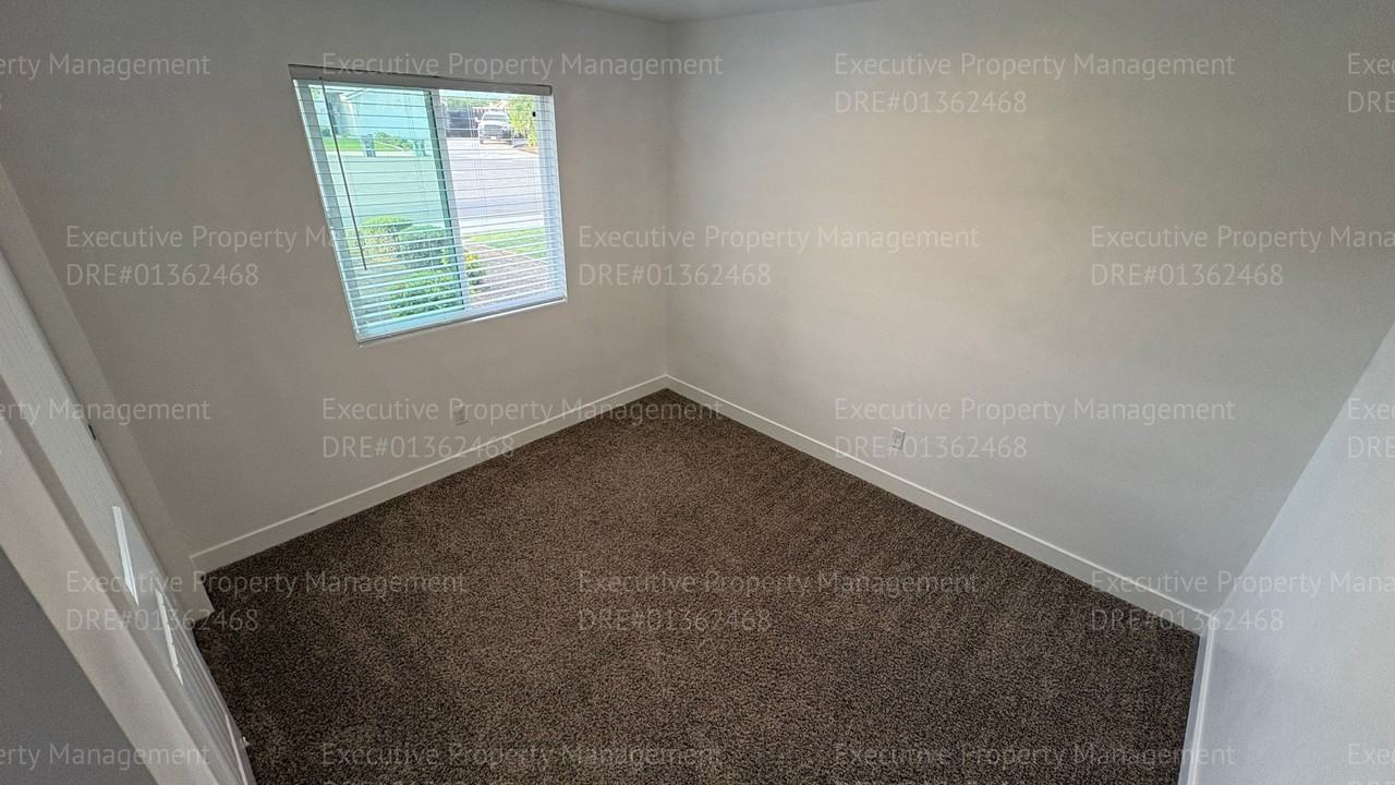 1018 James Valley Ct - Photo 6 of 50