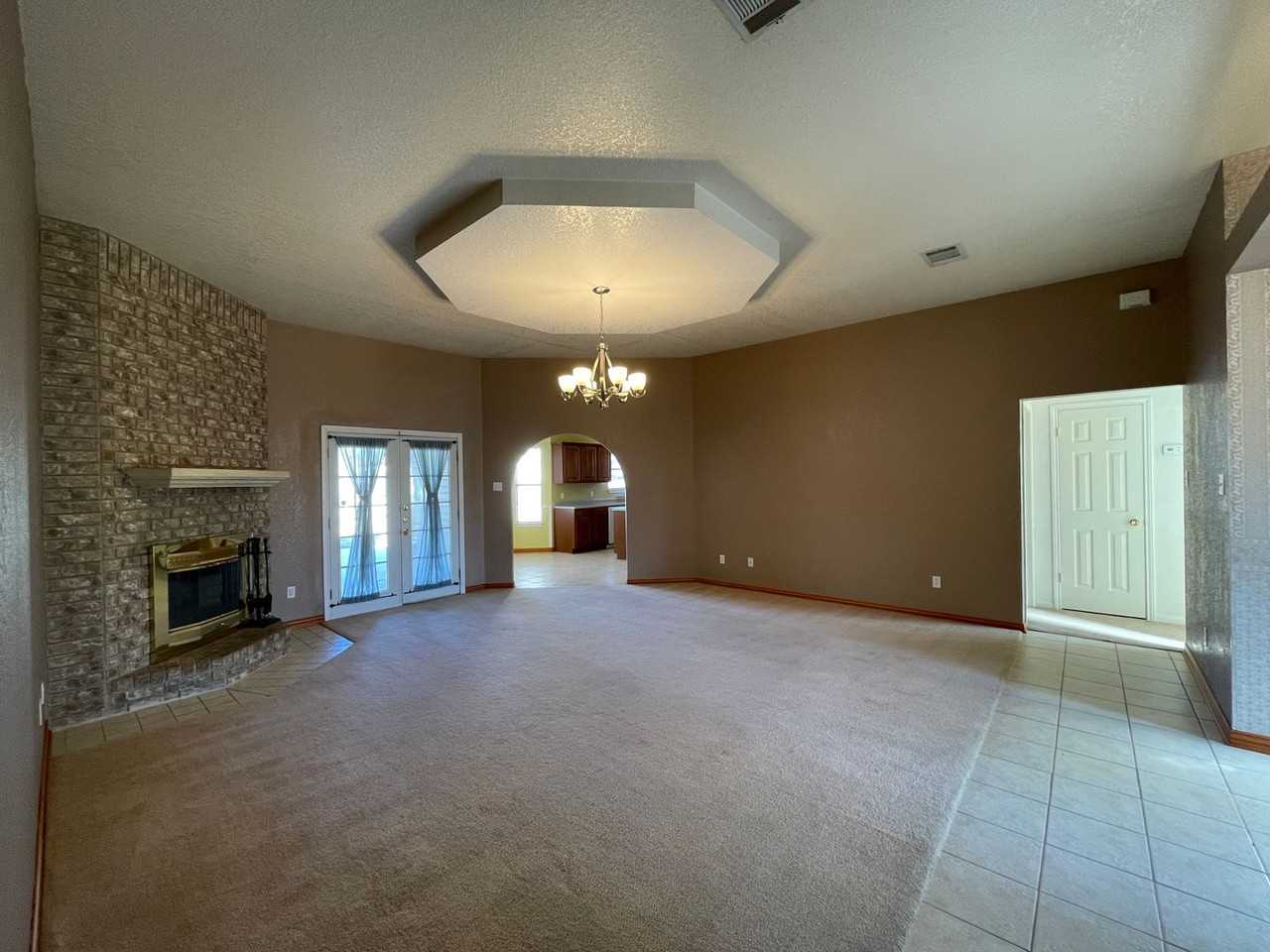 5001 Addie Dr - Photo 3 of 20