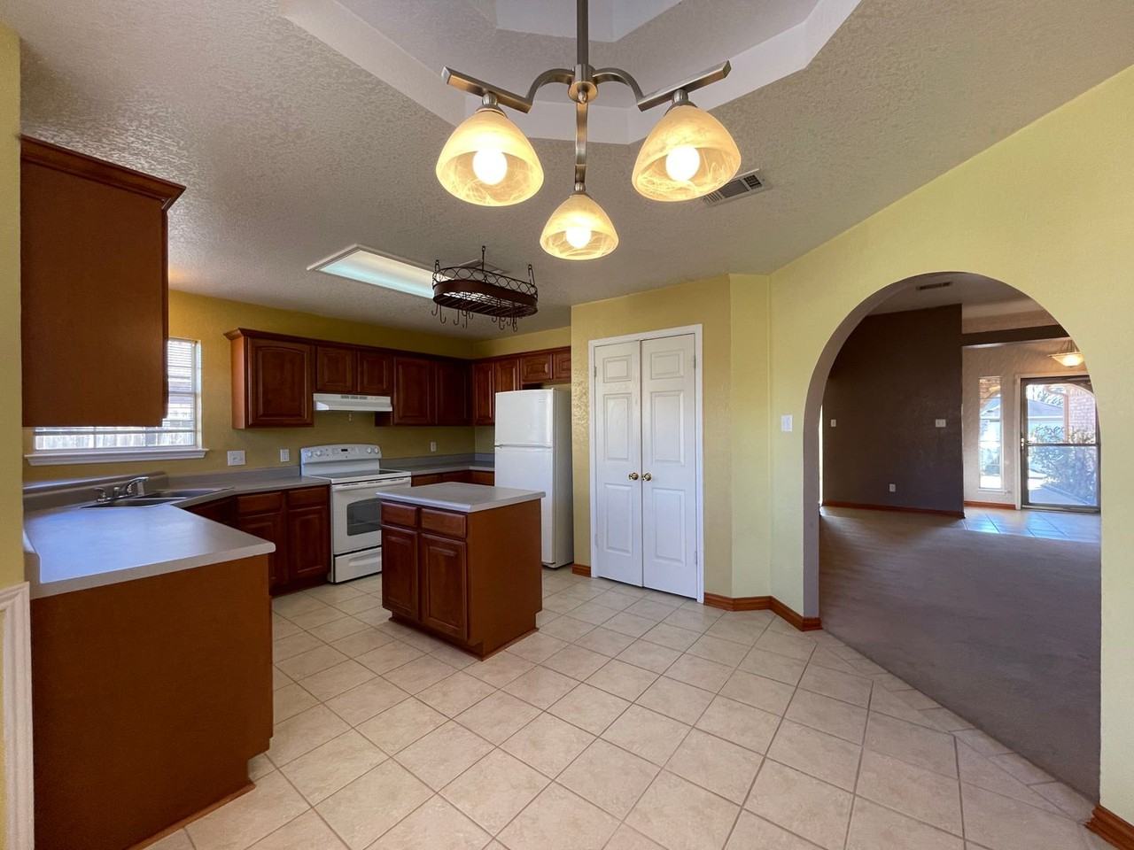 5001 Addie Dr - Photo 5 of 20