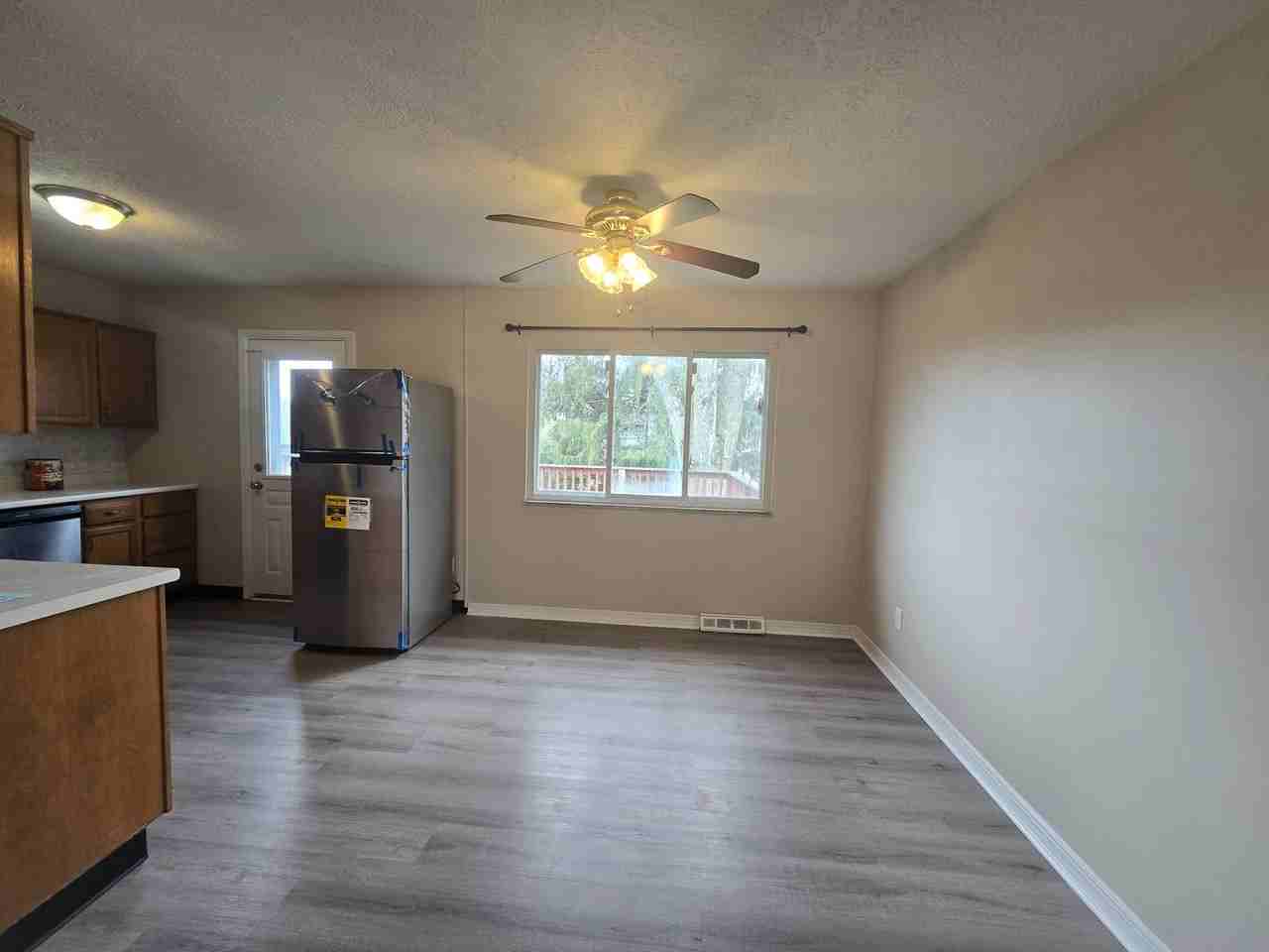 1367 Cavitt Rd - Photo 5 of 20