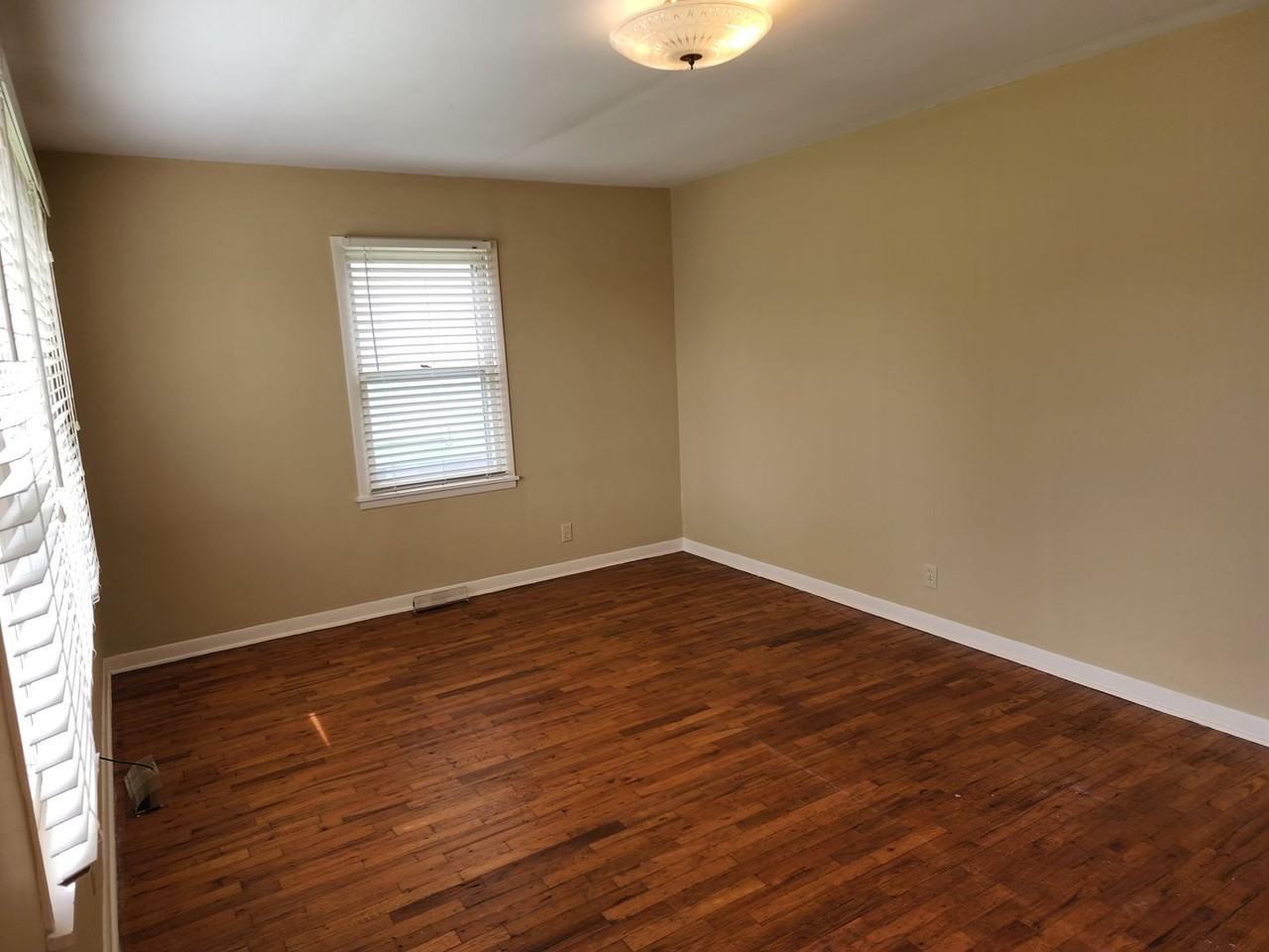 2337 N Delaware Ave - Photo 5 of 18