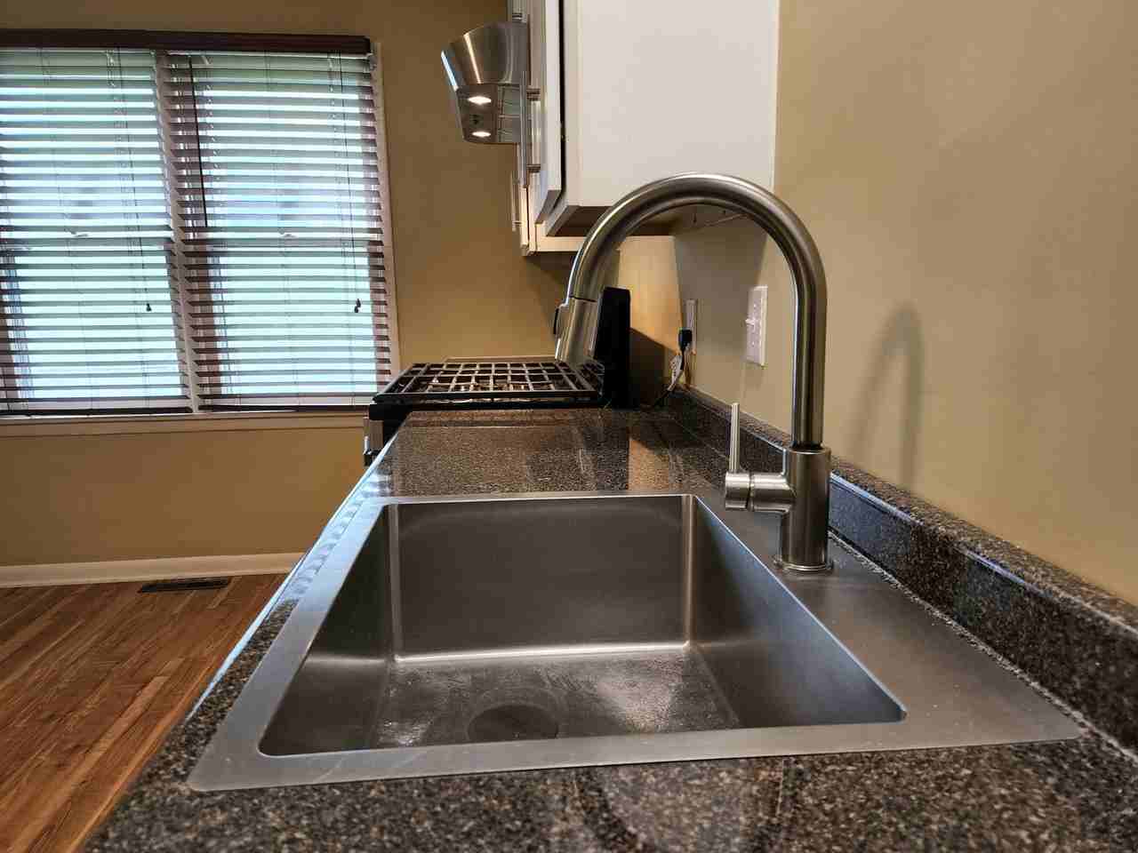 2337 N Delaware Ave - Photo 7 of 18