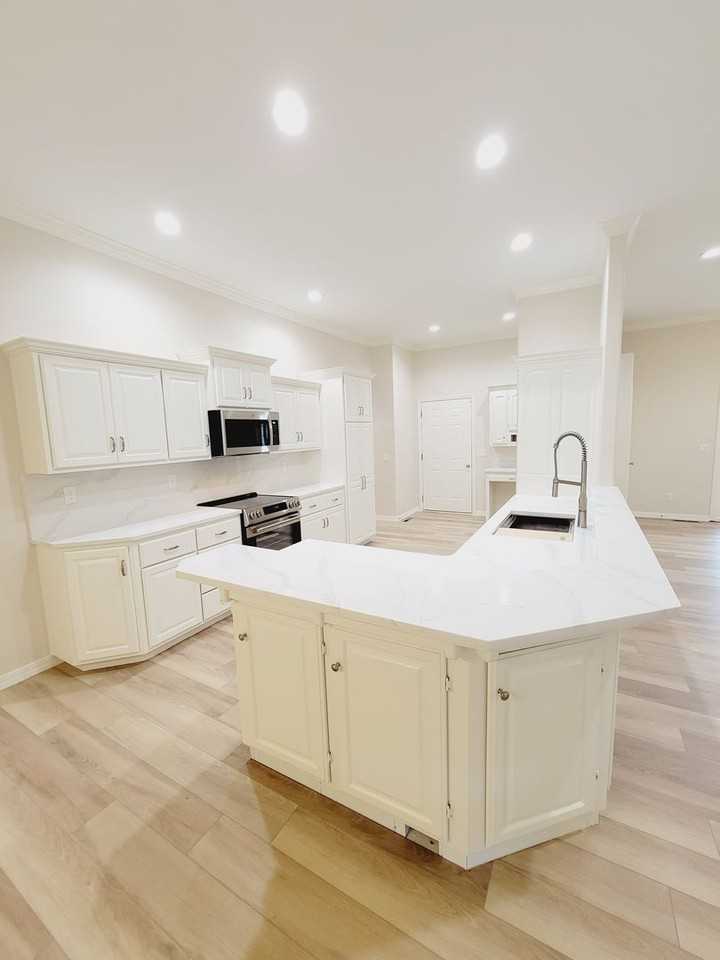 2753 S Marlborough Ave - Photo 6 of 43