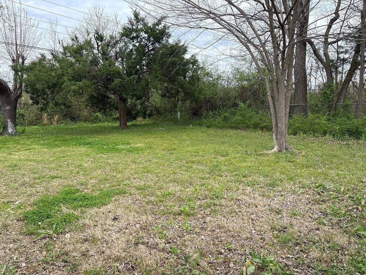 3764 Windermere Rd - Photo 2 of 19