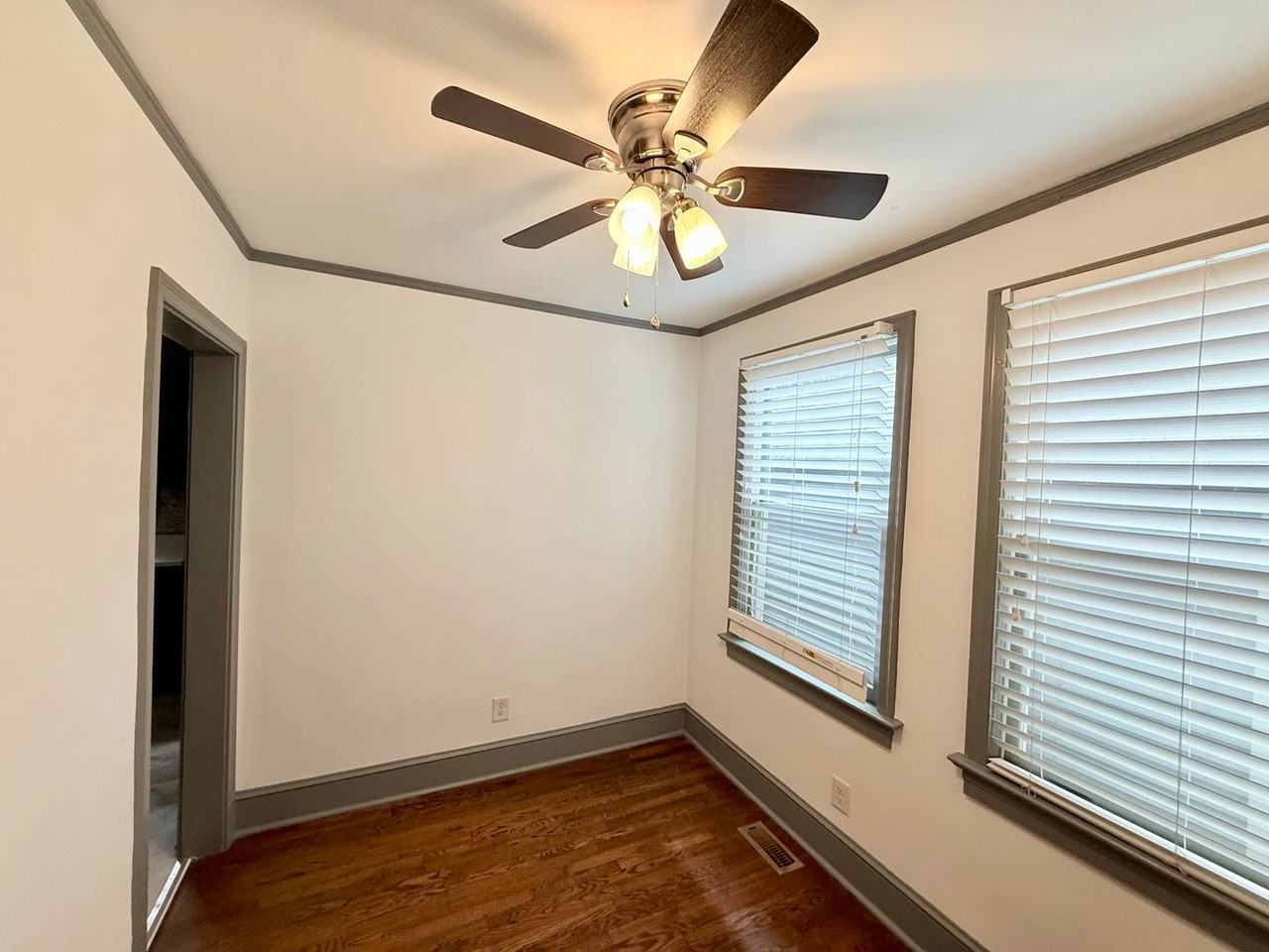 555 King Ave - Photo 6 of 30