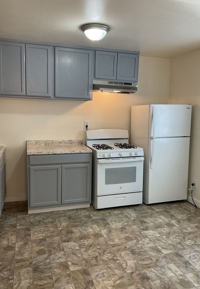 411 Washington St - Photo 4 of 18