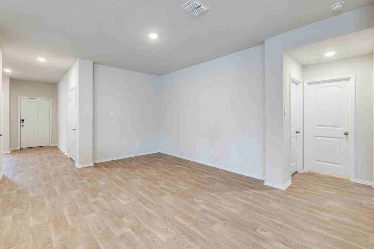 421 Chaco Loop - Photo 5 of 50