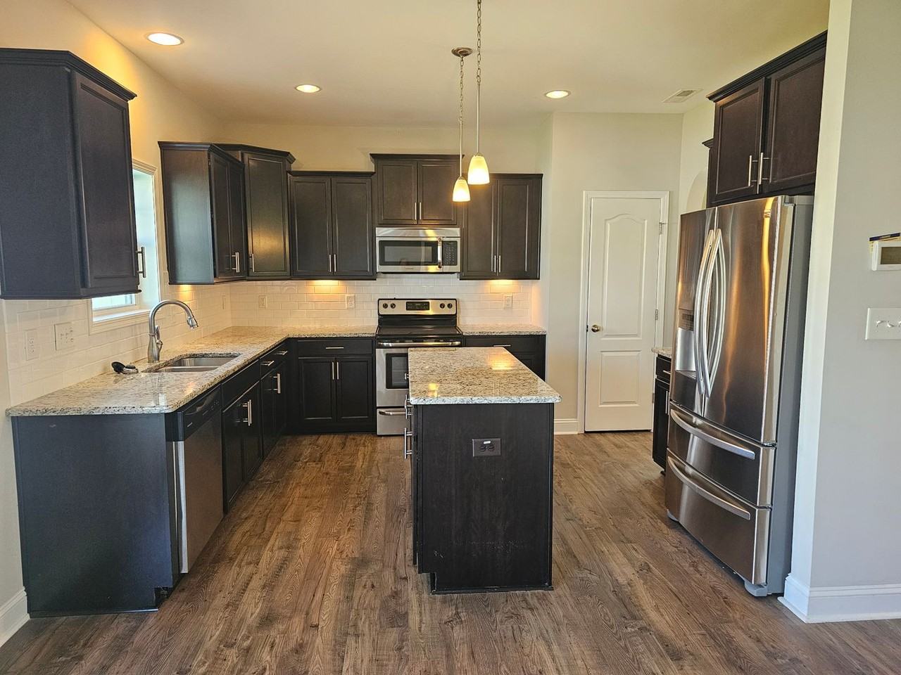 533 Stonebriar Ave - Photo 5 of 22