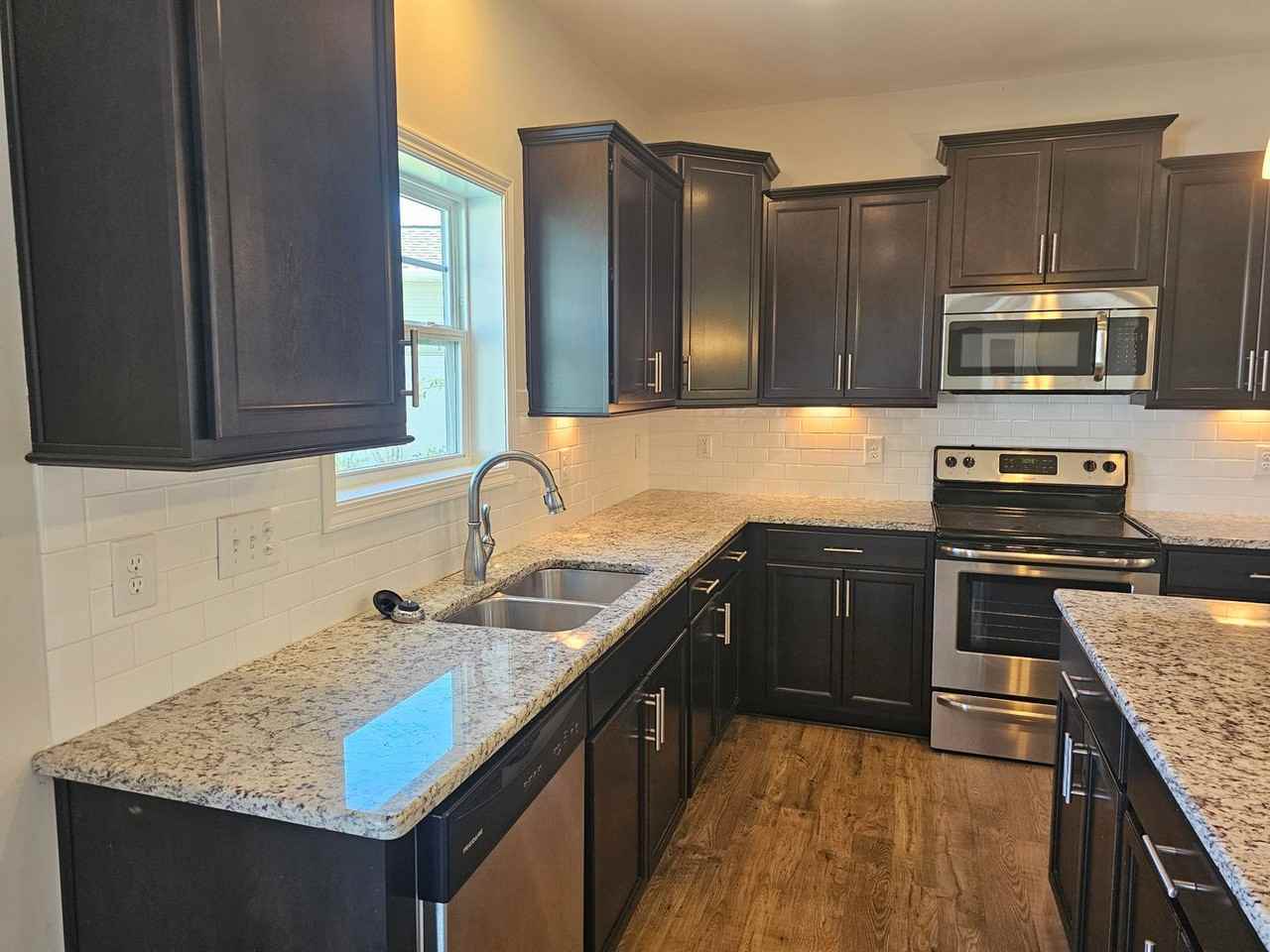 533 Stonebriar Ave - Photo 7 of 22