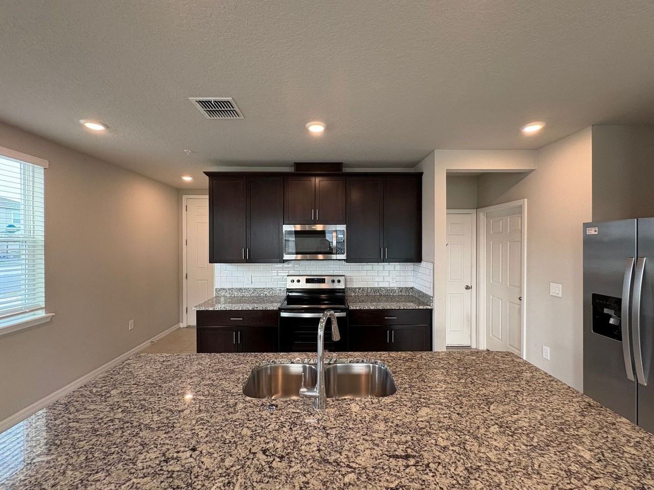 2509 Red Spruce Way - Photo 7 of 27