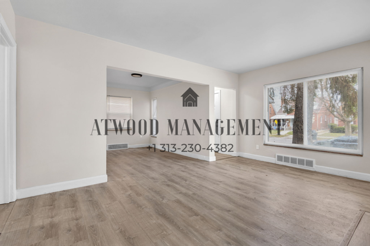 11397 Whitcomb St - Photo 2 of 12