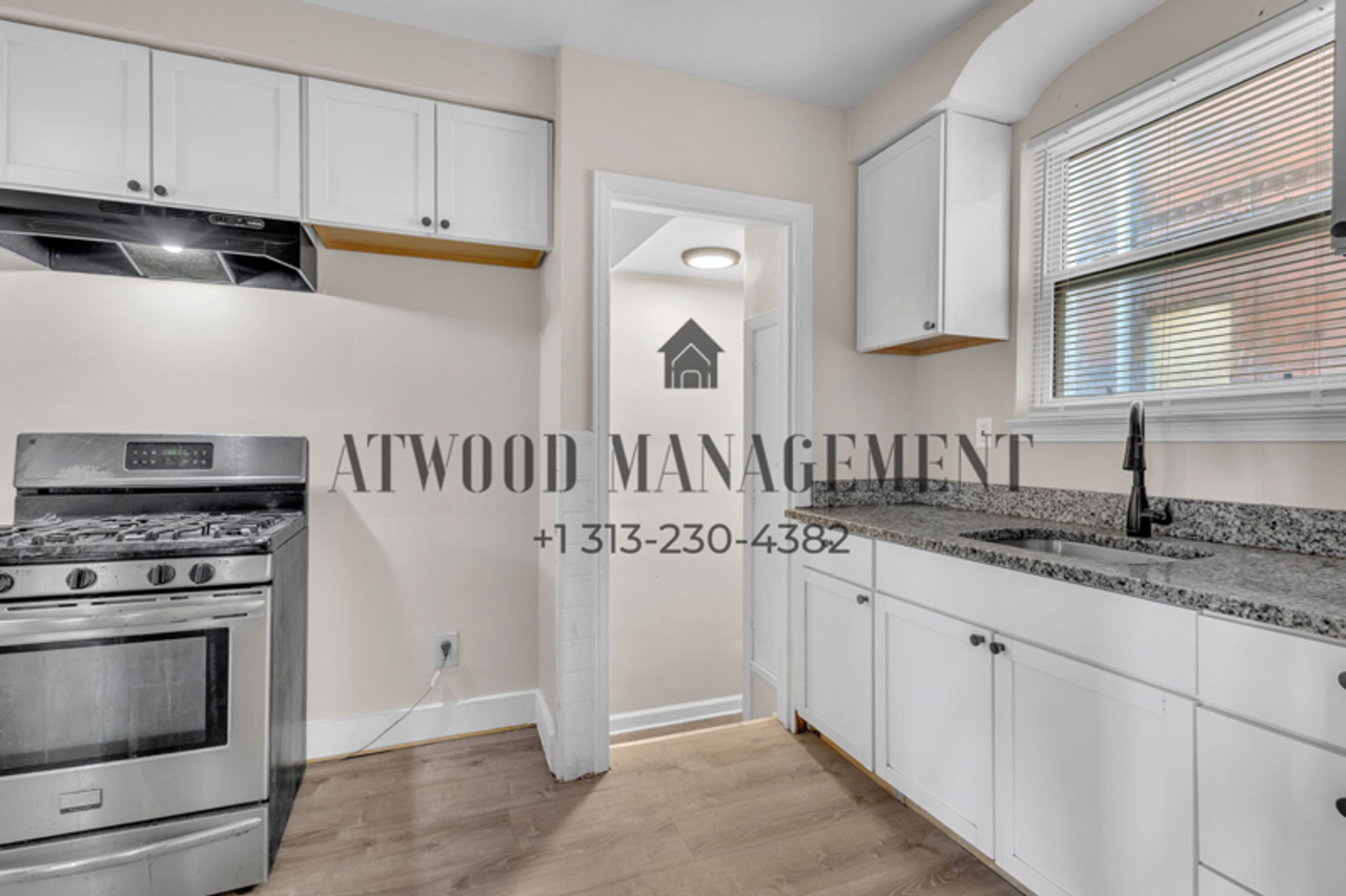 11397 Whitcomb St - Photo 4 of 12