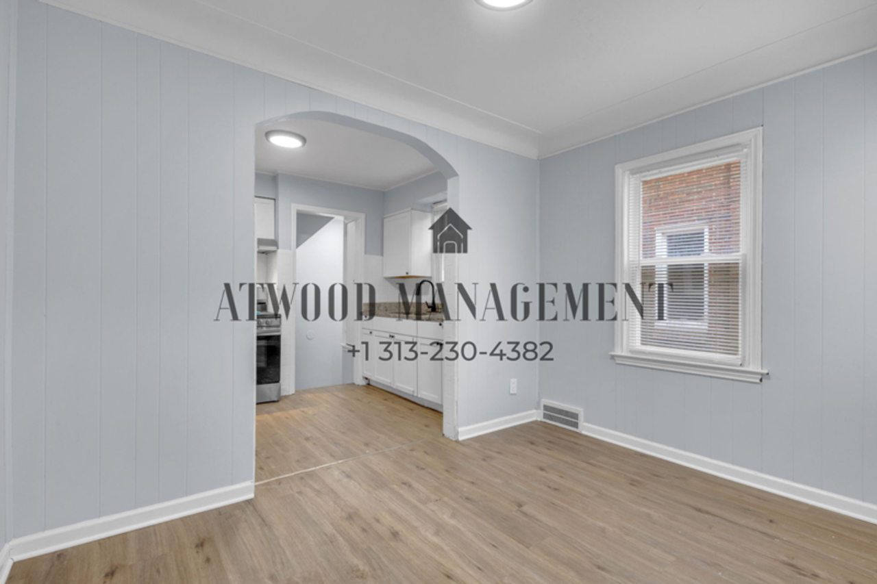 9340 Hartwell St - Photo 3 of 11