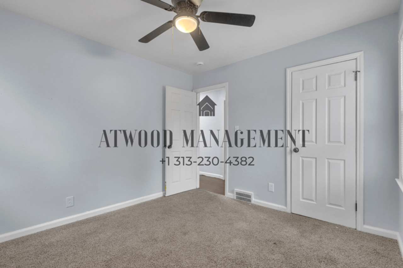 9340 Hartwell St - Photo 5 of 11