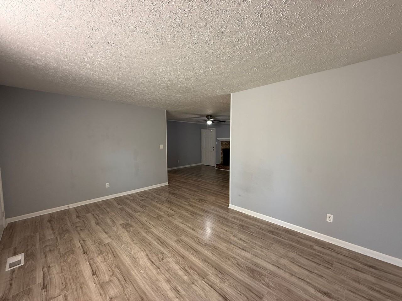 1611 Diplomat Dr - Photo 3 of 21