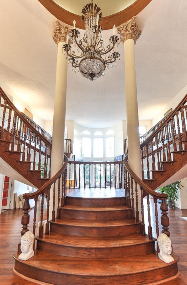 1769 Ivy Rd - Photo 4 of 21