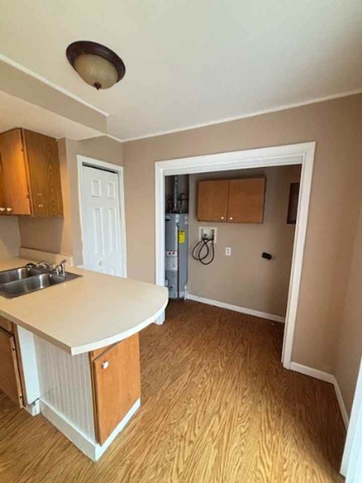 705 Roselyn Dr - Photo 7 of 8