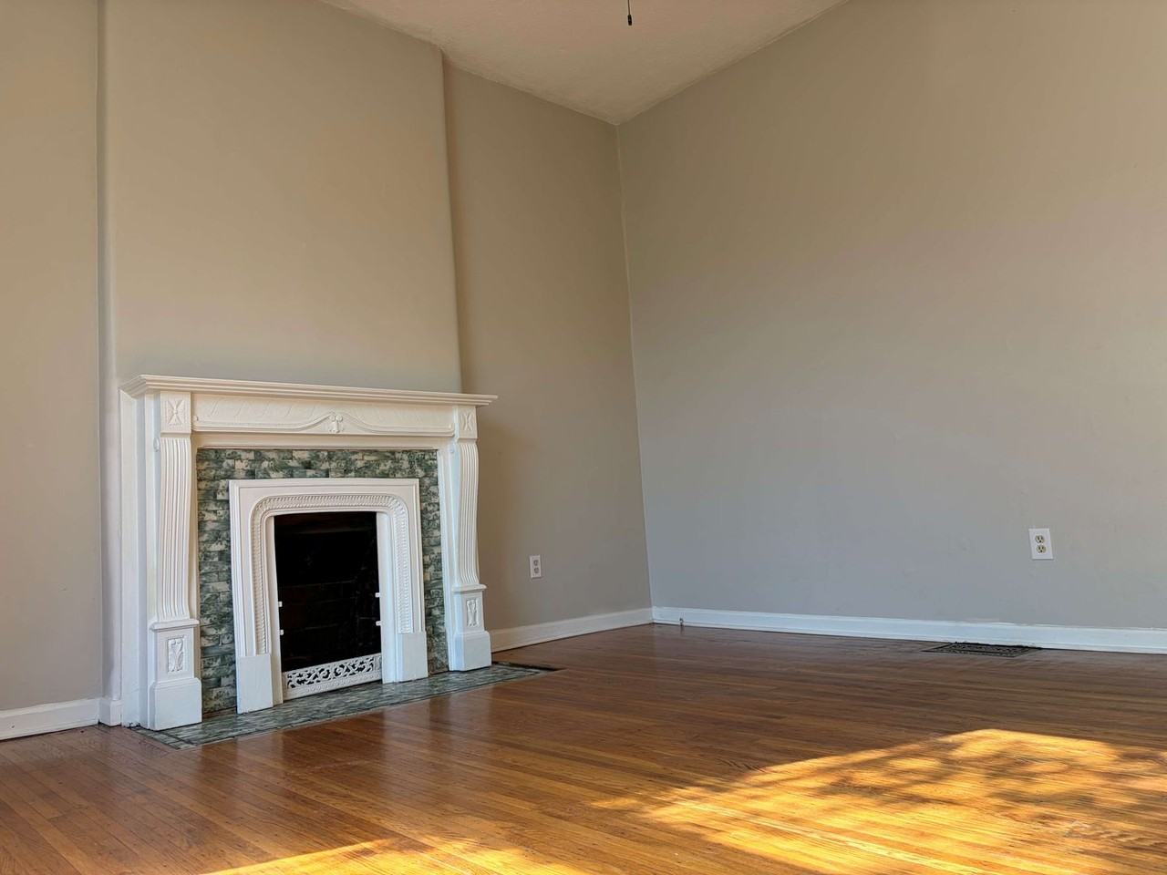 1702 S 2nd St - Photo 2 of 8