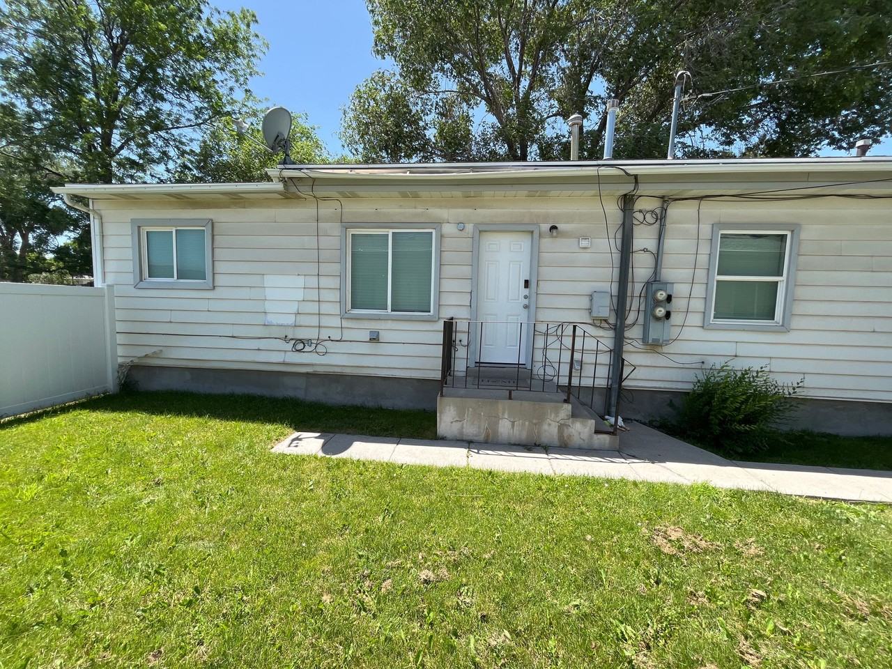 1597 W 12800 S - Duplex - Photo 2 of 10
