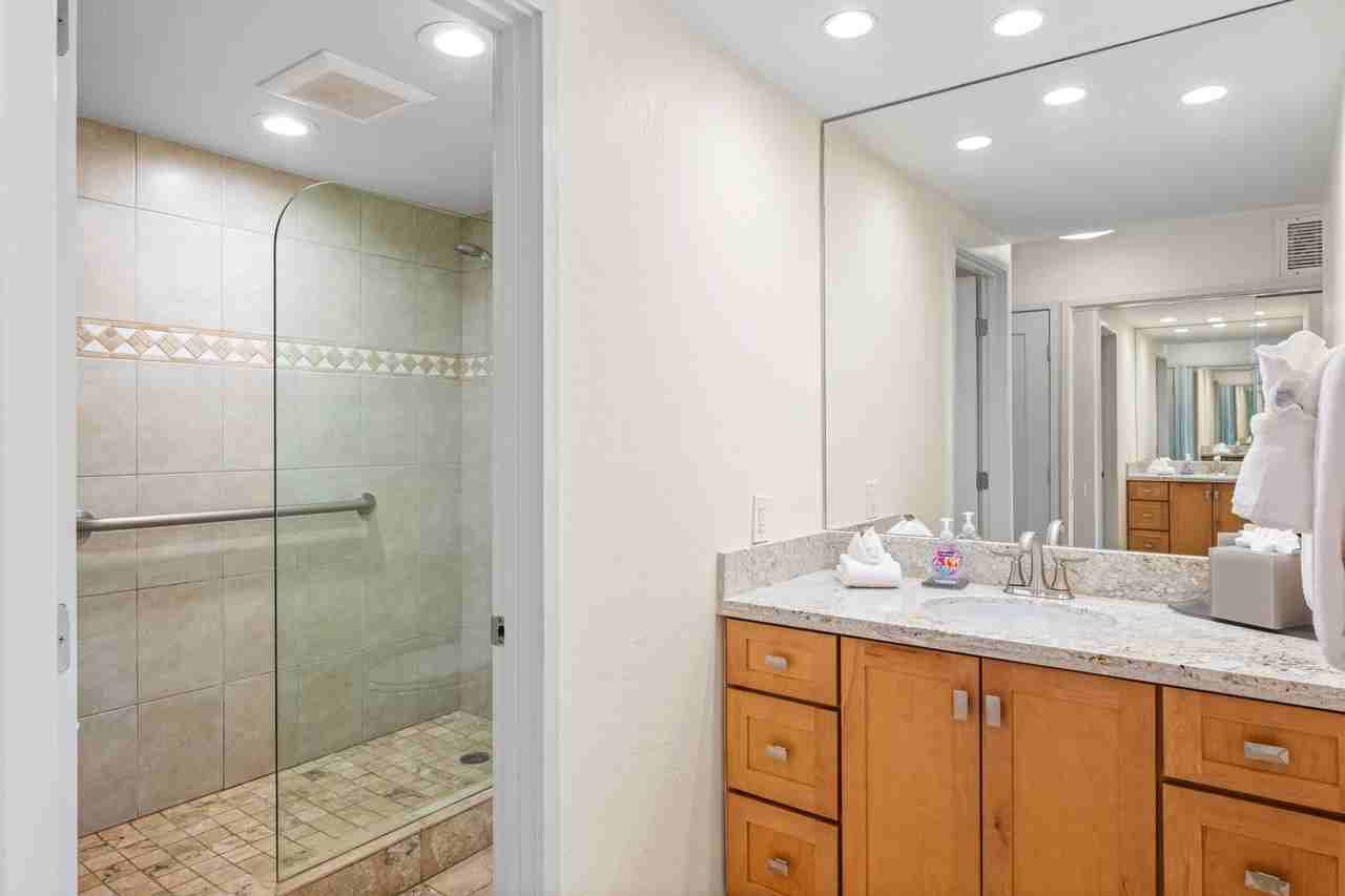 475 Front St - Photo 6 of 13