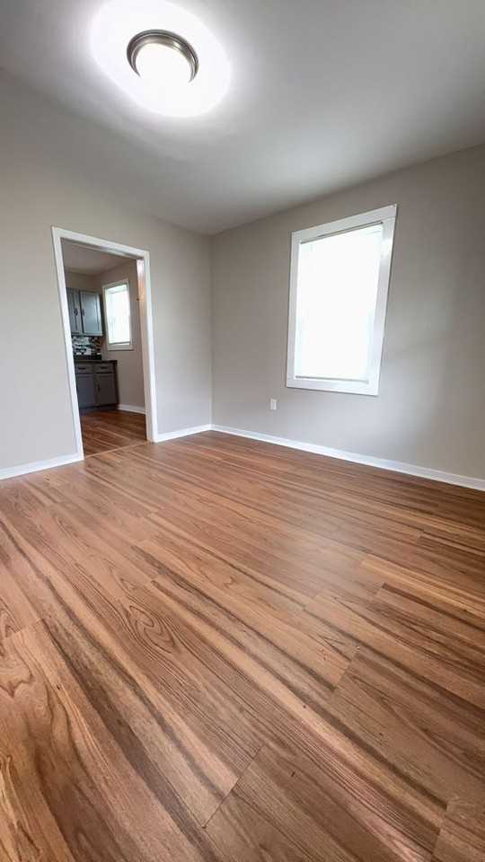 1319 Nicholas St - Photo 3 of 12