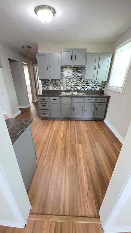 1319 Nicholas St - Photo 4 of 12