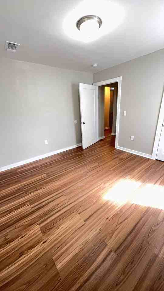 1319 Nicholas St - Photo 7 of 12