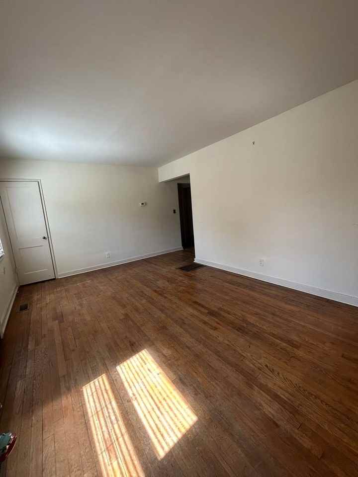 2509 Miller Park Cir Apt A - Photo 2 of 10