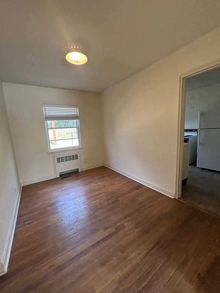 2509 Miller Park Cir Apt A - Photo 3 of 10