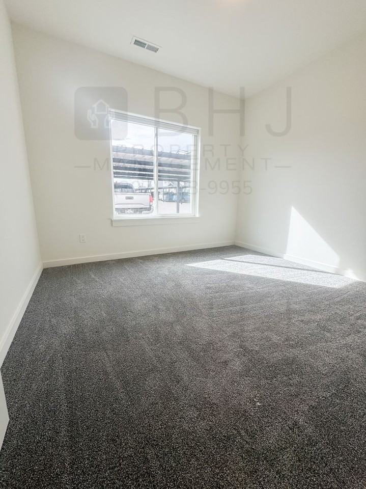 951 Covey Run - Photo 5 of 19