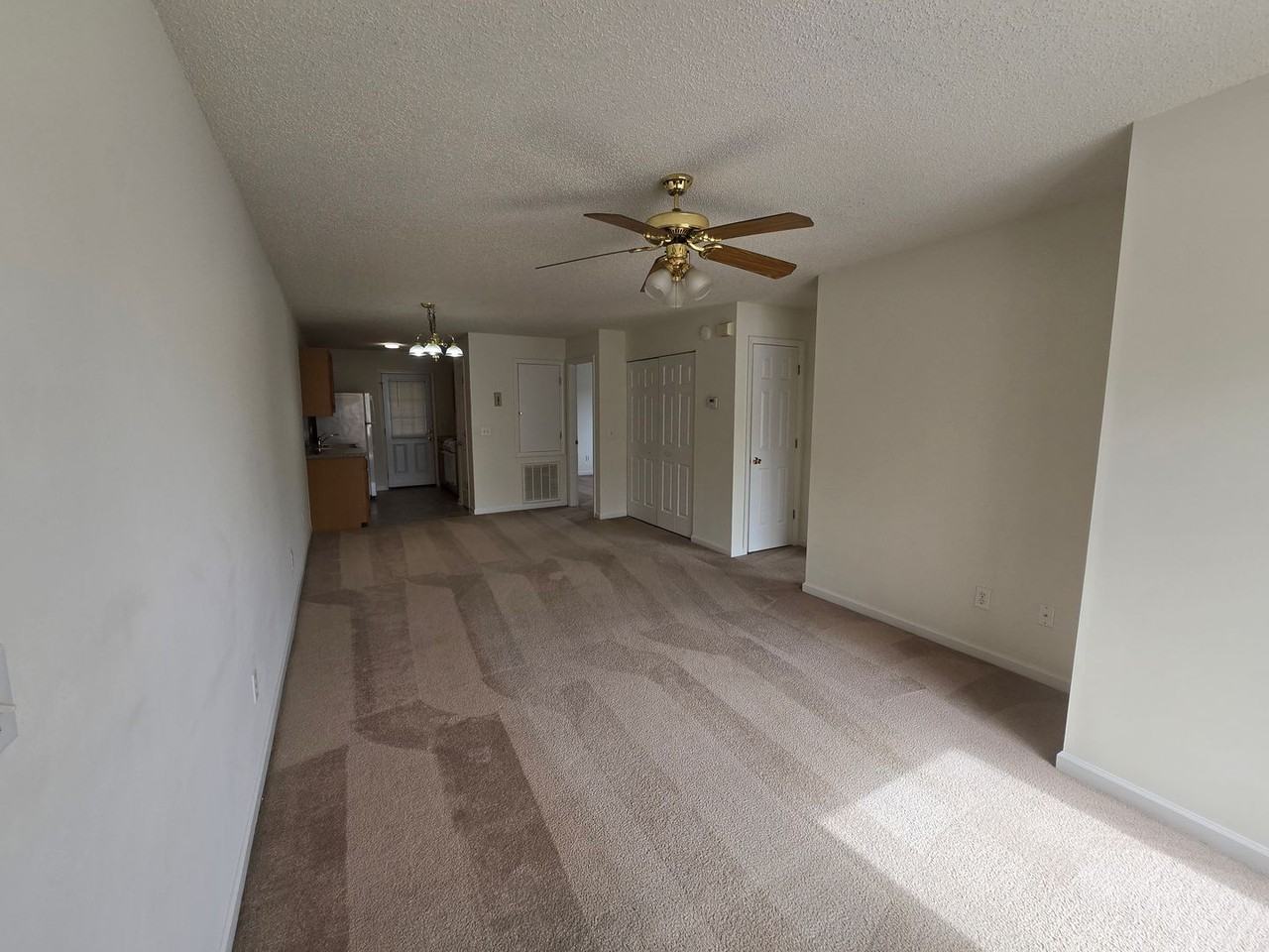 308 Westbrook Ct - Photo 7 of 14