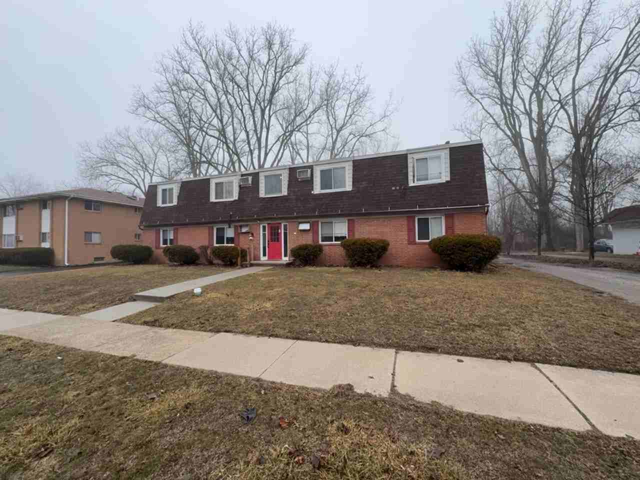 1520 Brooke Park Dr, Toledo OH 43612 - Photo 2 of 28