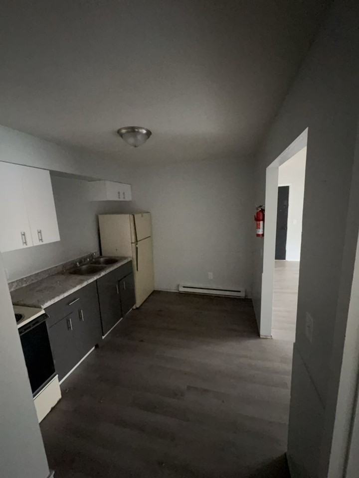 1520 Brooke Park Dr, Toledo OH 43612 - Photo 5 of 28