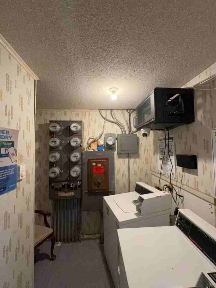 1520 Brooke Park Dr, Toledo OH 43612 - Photo 7 of 28