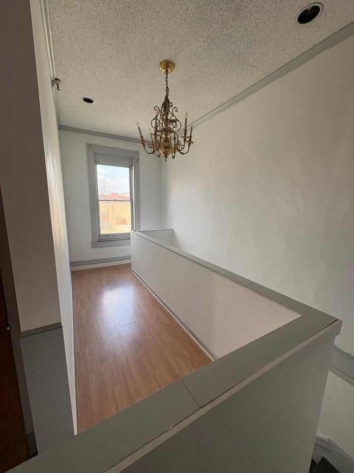 110 W Summit Hill Dr - Photo 4 of 27