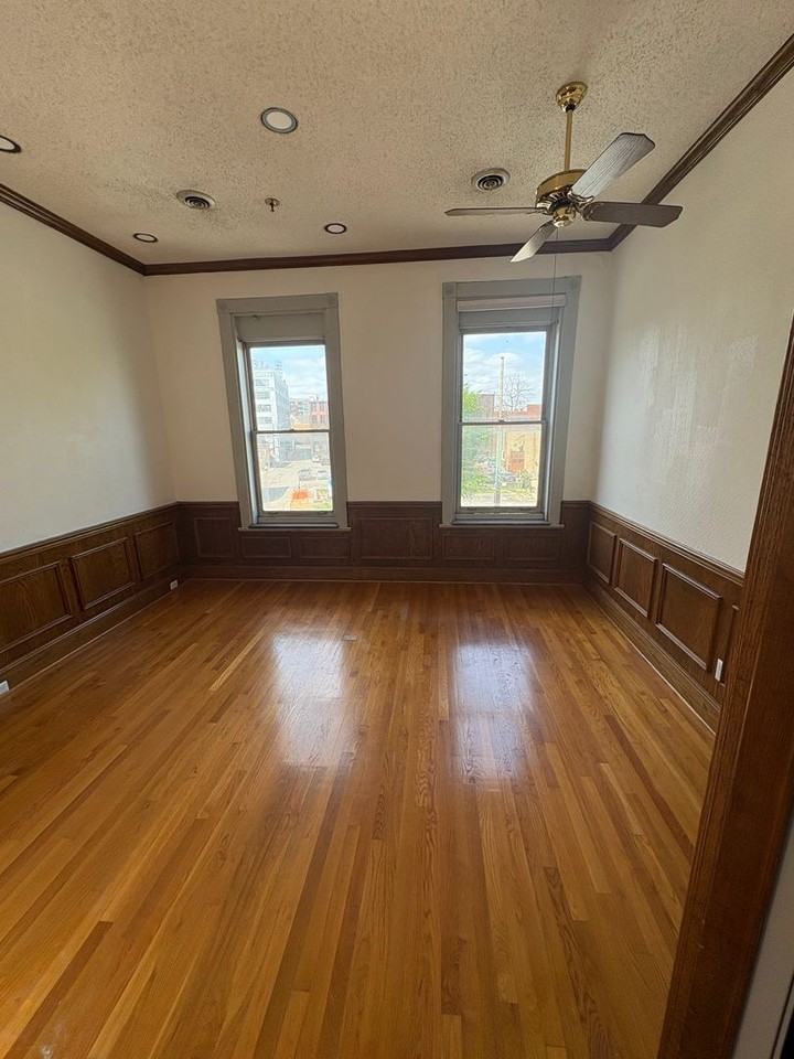 110 W Summit Hill Dr - Photo 5 of 27