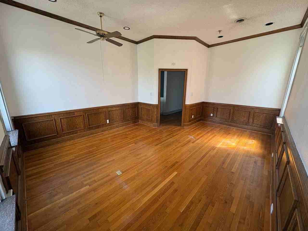 110 W Summit Hill Dr - Photo 6 of 27