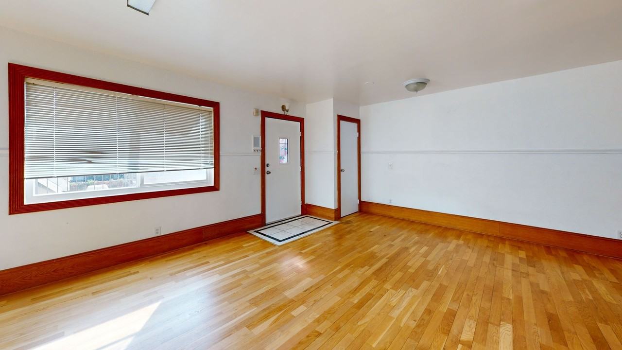 4526 Eagle Rock Blvd #4 - Photo 6 of 14