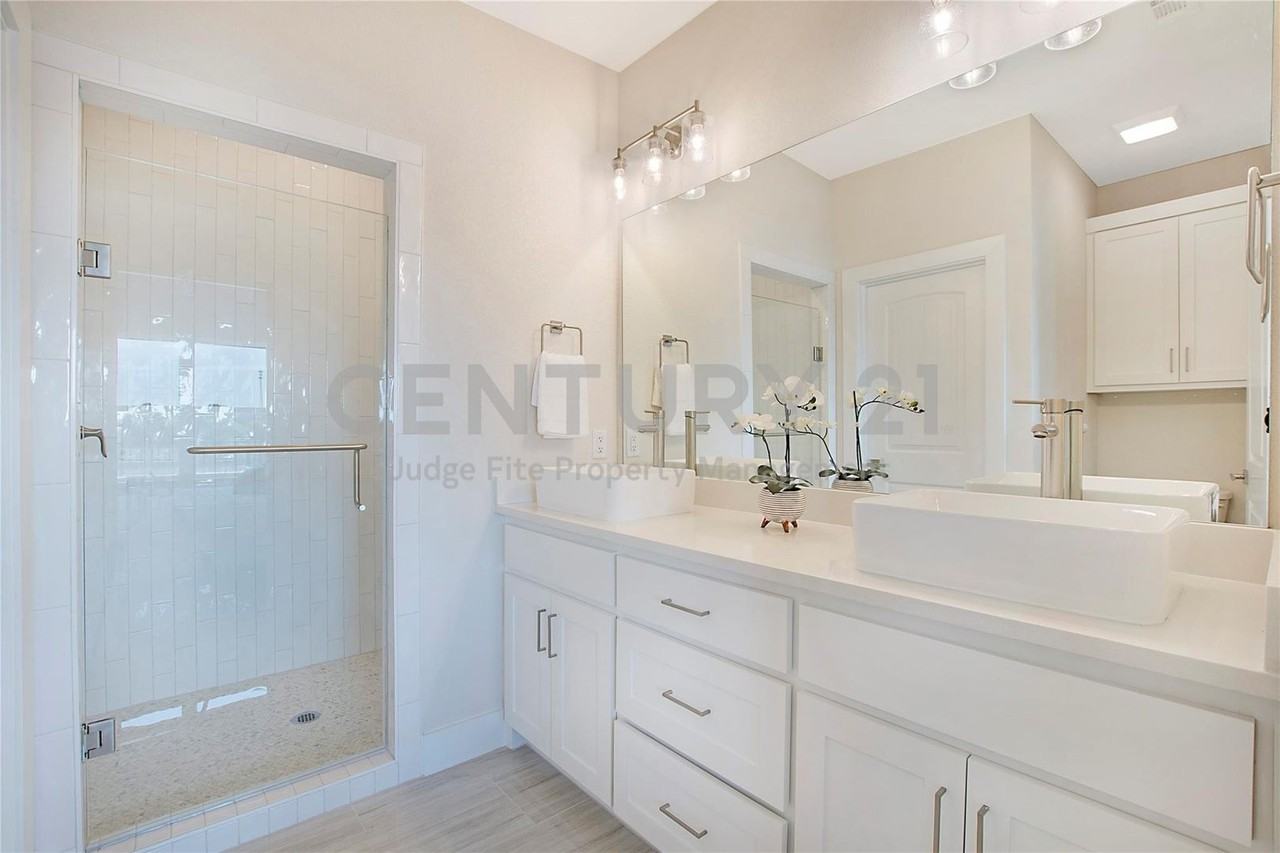 1319 W Main St #1 - Photo 7 of 12