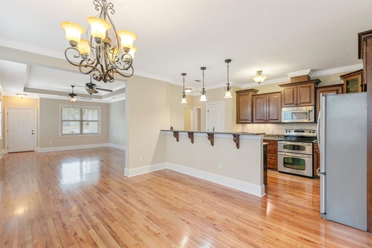 3026 Adiron Way - Photo 6 of 30