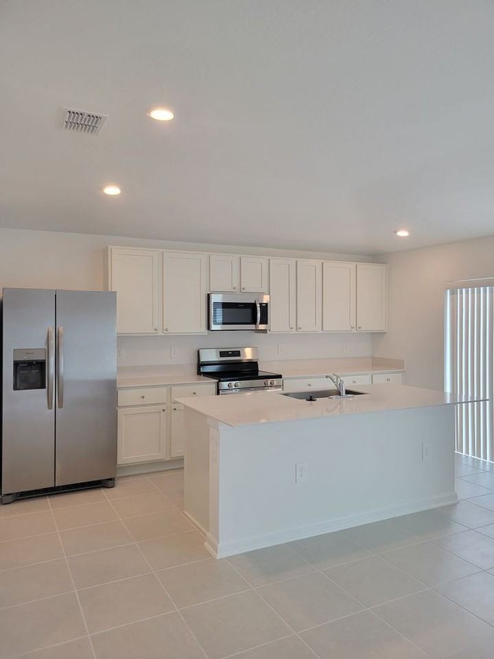 2114 Lasso Loop - Photo 3 of 12