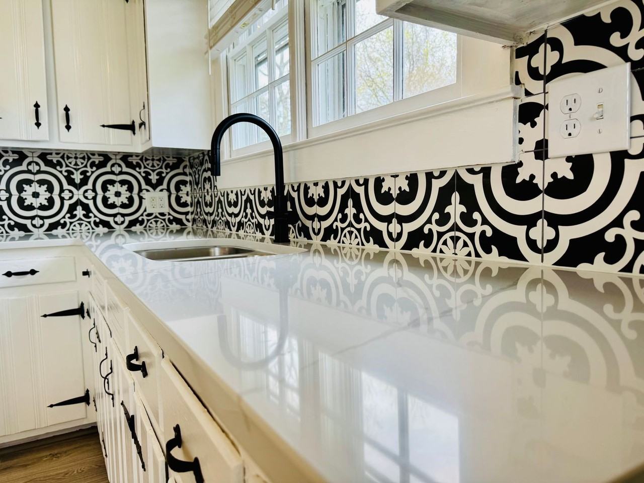 616 Roxboro Rd - Photo 7 of 13