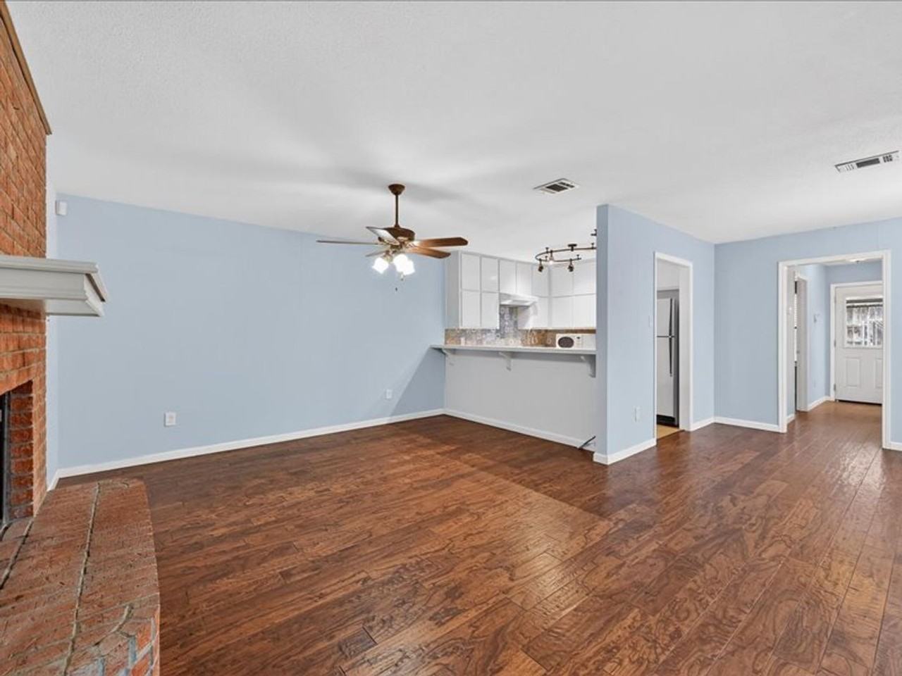 5934 Royal Club Dr - Photo 3 of 19